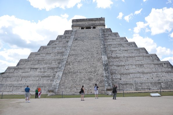 Chichén Itzá - Pirámide erca