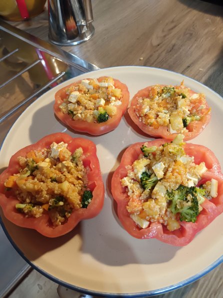 Stuffed tomatoes with L.