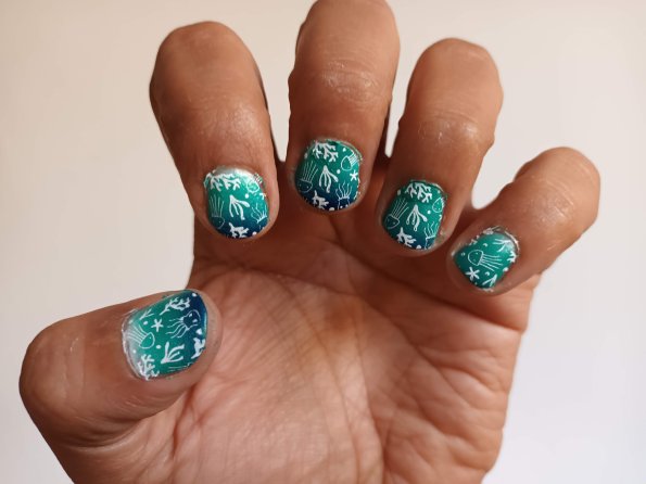 A sea-inspired stamping and ombré