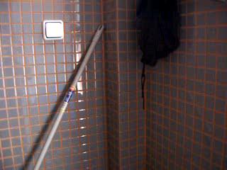 Ba&ntilde;o y patio atr&aacute;s