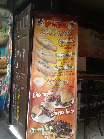 Papapleto (hot dog with french fries inside)